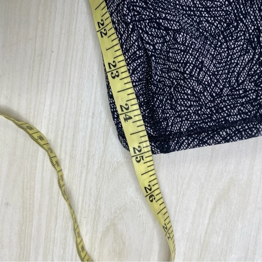 Lululemon High Times Black white leggings size 2